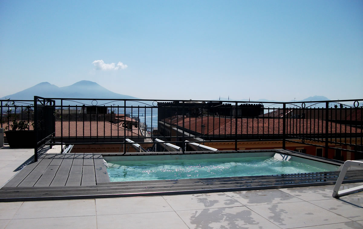 naples-terrace-swimming-pool-01